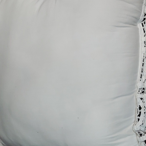 Set of decorative lace pillows (2) 14" x 14" white - Picture 7 of 8